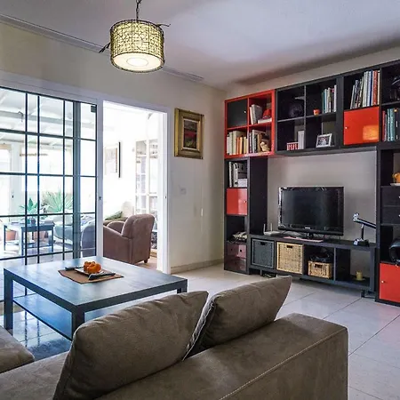 In בית אירוח