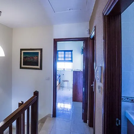 In בית אירוח *